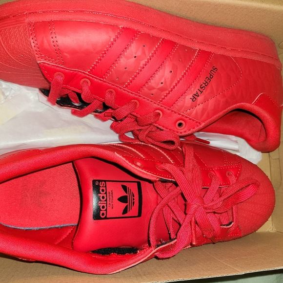 All red Adidas shell toes sneakers - Picture 4 of 7